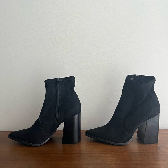 Steve Madden Touchdown Black Heeled Boots - Picture 3 of 7